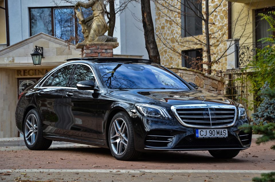 INCHIRIERE AUTO CU SOFER BUSINESS